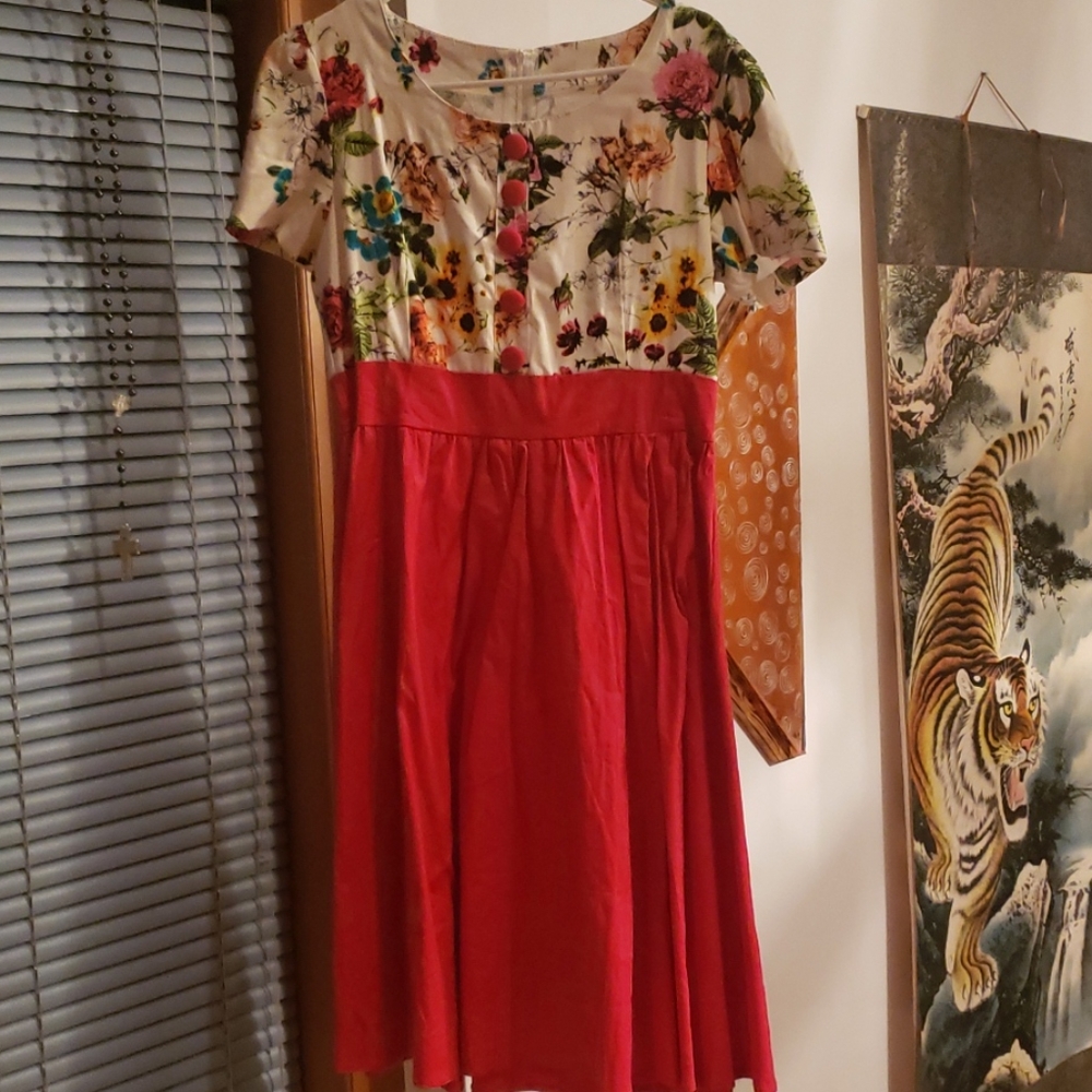 Dress - Picture 1 of 3